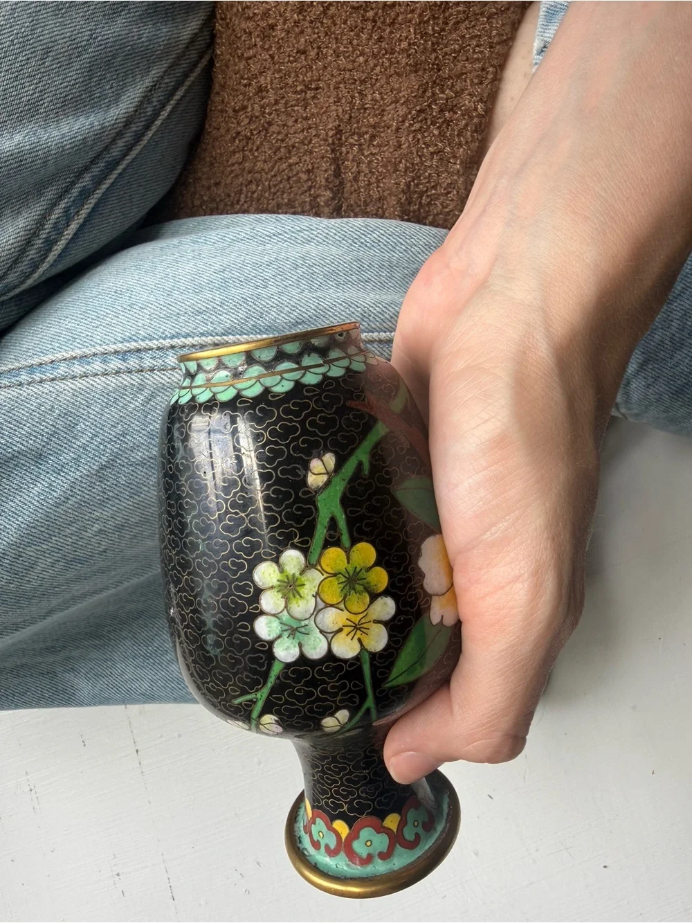 Vintage Black Cloisonné Vases with White and Green Floral Design pair-mirrored - Picture 7 of 8